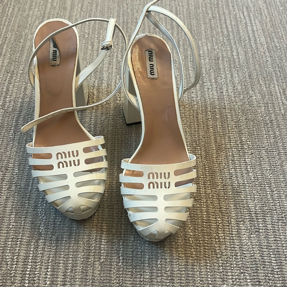 MIU MIU white leather sandal